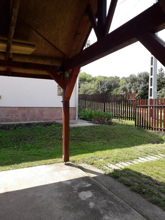 Matyasmadar Vendeghaz Hotel Tard Bagian luar foto