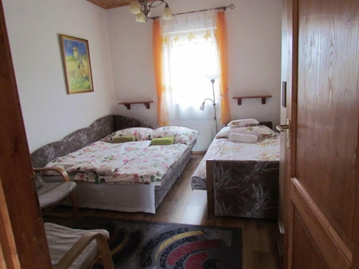 Matyasmadar Vendeghaz Hotel Tard Bagian luar foto