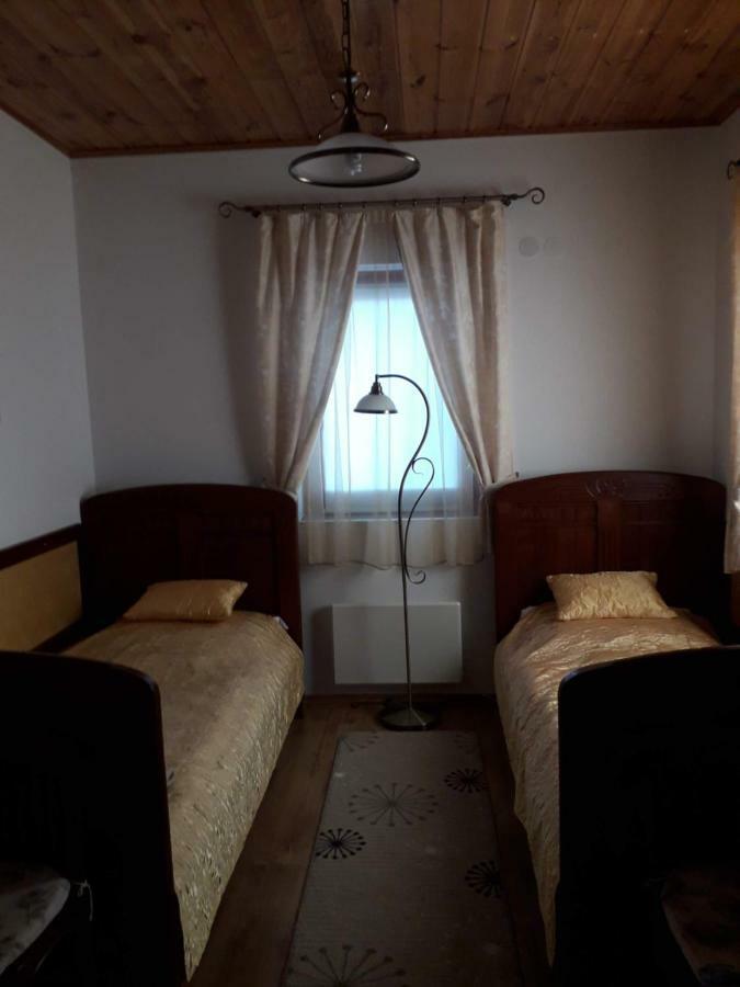 Matyasmadar Vendeghaz Hotel Tard Bagian luar foto